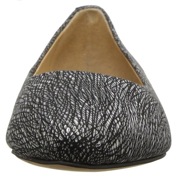 Trotters Women's Estee Ballet Flat, Black/Metallic, Size 7 Womens Slip on Flats - Picture 4 of 5